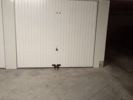 garage fermé dans residence securisée