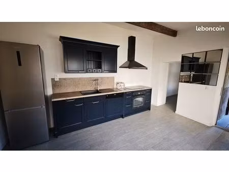 petite maison 3ch/2sdb et une place de stationnement