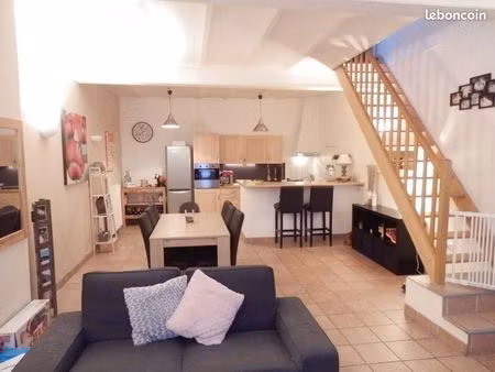 appartement duplex 90m2 (comme une maison)