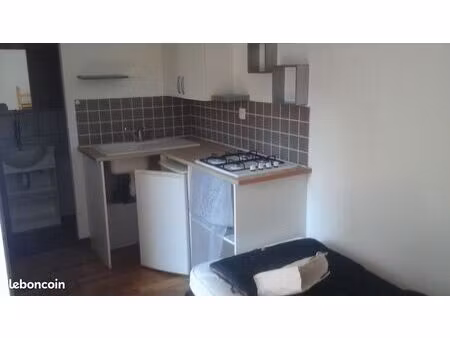 loue studio meublé