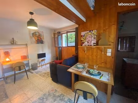 studio cosy et design dans un environnement vert et éco-responsable