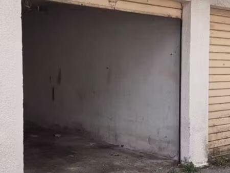 location garage fermé manosque