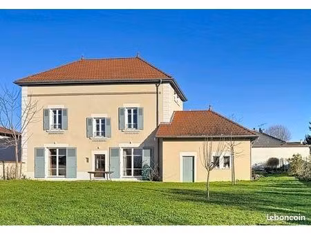 maison bourgeoise cœur village chaponnay - rare