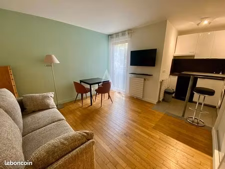 studio 1 pièce 26 m²
