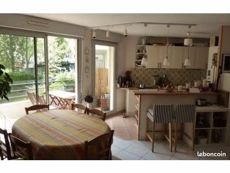 beau t2 56 m² très calme avec cave et parking garibaldi