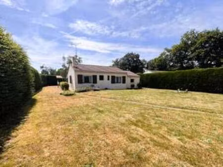vente maison à saint-julien-des-landes (85150) : à vendre / saint-julien-des-landes