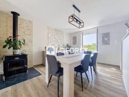 vente maison à nueil-les-aubiers (79250) : à vendre / 99m² nueil-les-aubiers