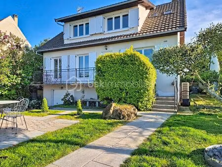 maison de 128 m² à chatres