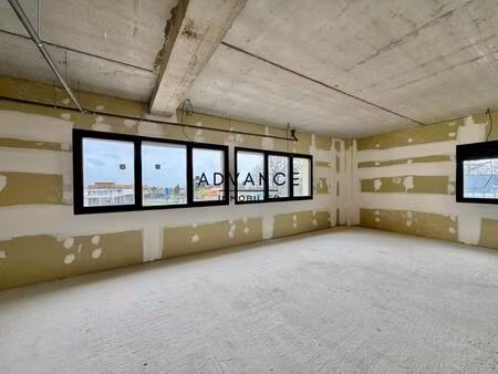 local professionnel au cœur d’un pôle médical de référence - 111 m²