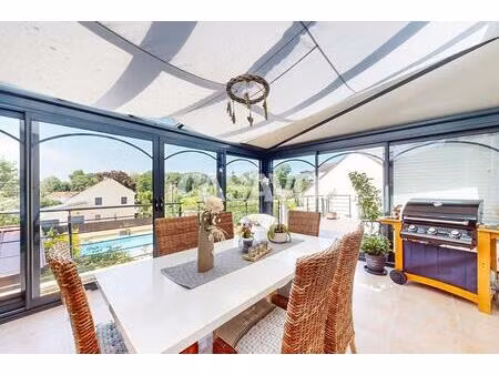 vente maison 7 pièces de 197m² - 94510 la queue-en-brie