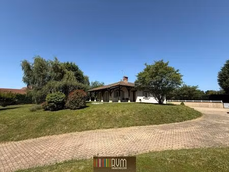 maison traditionnelle - 127m² hab. - terrain 2 649 m²