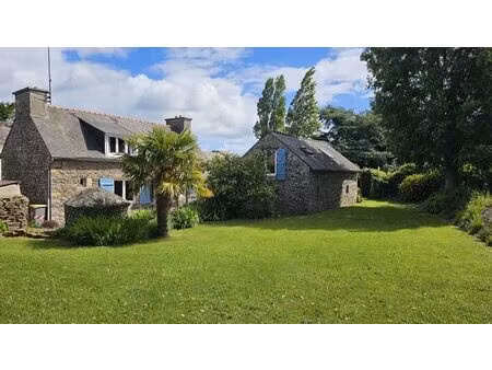 belle propriété en pierre avec dépendance