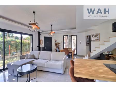 maison 4 p 102 m2 avec piscine hors sol et garage sur une pa