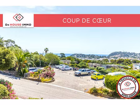 t2 de 43 m² avec terrasse  vue mer et port  cavalaire-sur-mer