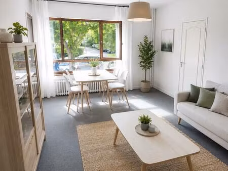 t2 avec loggia et cave – à rénover