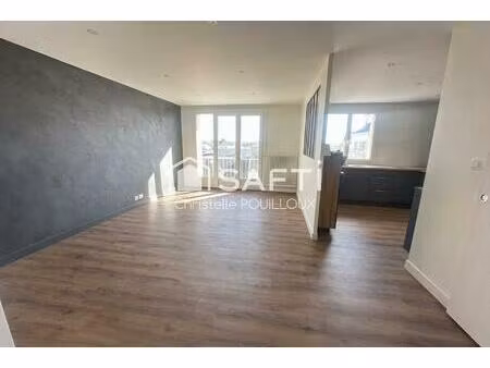 appartement rénové  2 chambres  balcon + parking