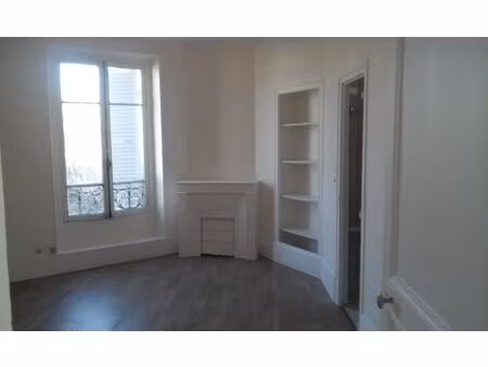 2 pièces - versailles montreuil