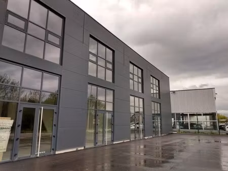 location commerce chignin 73800 380m²
