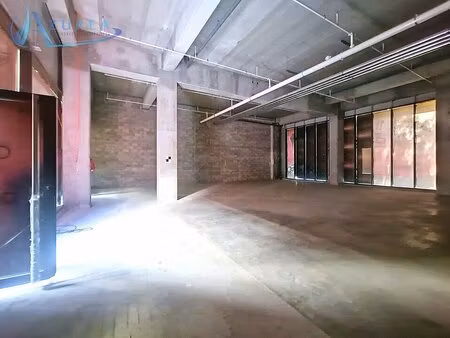 location commerce nice 06200 253m²
