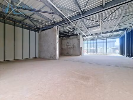 location commerce nice 06200 678m²