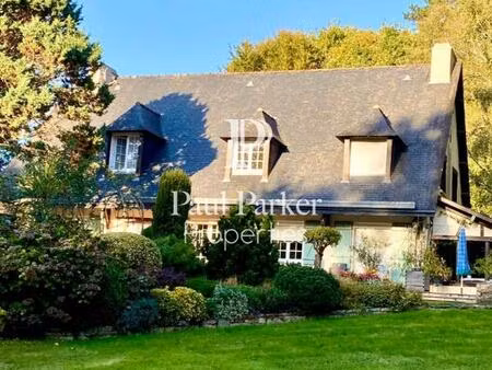 maison familiale de 228 m² avec parc arboré à deux pas du port de saint-goustan - auray