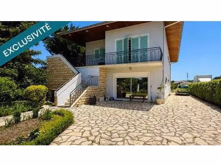 maison 250 m² avec piscine couverte