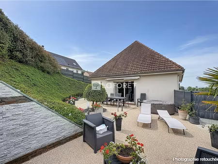 maison contemporain avec sous-sol complet sur terrain de 600 m²