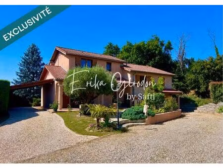 maison familiale sur un terrain arboré de 1 053 m²