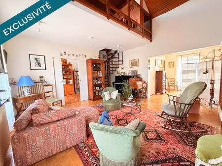 maison de ville avec son grand jardin