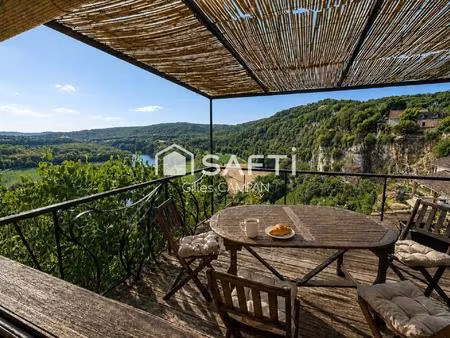 maison de village à calvignac en position dominante au coeur du parc naturel régional