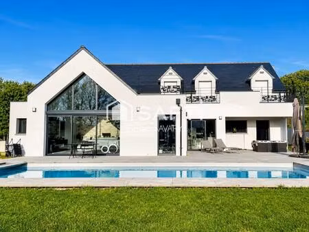 villa d'exceptions avec piscine dans un cadre paisible