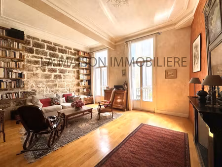 ecusson - 4 p - 75 m2 - charme - renive - moulures - cave