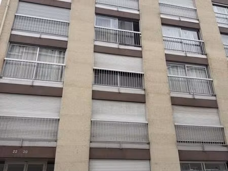 deux pieces avec terrasse cave et parking