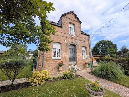 exclusivité : elégante maison bourgeoise de caractère de 81m2 avec dépendances et jardin c