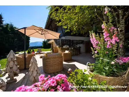 chalet exceptionnel avec vue panoramique sur le mont blanc 157m2 au sol