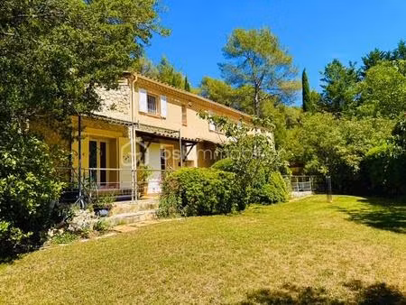 belle demeure avec descendances sur 9000 m2 de terrain