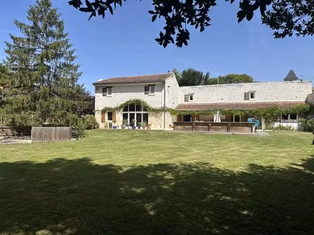 charmante maison de village de 4 chambres avec grange
