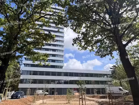 vente bureaux saint-jacques-de-la-lande 35136 769m²