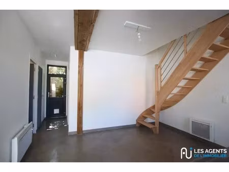 maison rénovée avec jardin et dépendances – ménestreau-en-villette