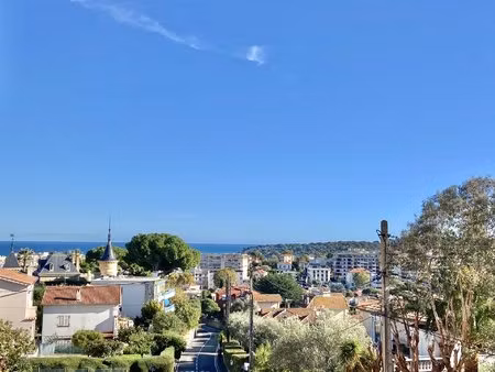appartement 3 pièces avec vue  115 m2  antibes