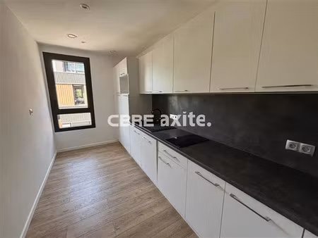 location bureau allonzier la caille 160 m²