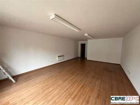 location bureau boucau 54 m²
