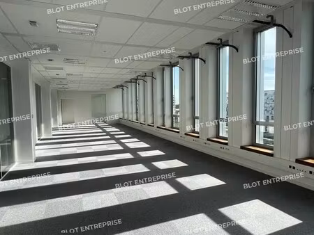 location bureaux 604 m²