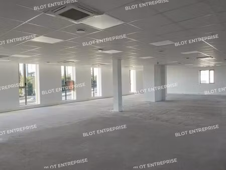 location bureaux 400 m²