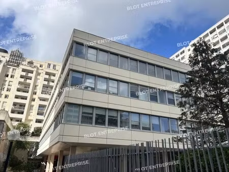 location bureaux 661 m²