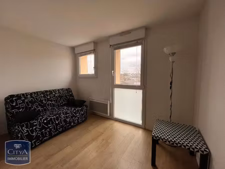 appartement à louer 1 pièce 21.69 m² - laval (53) - 395€