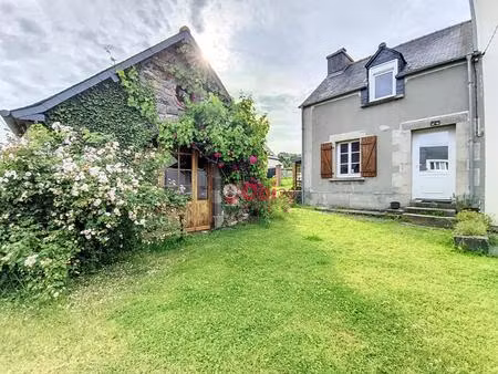 charmante maison de village avec dépendance en pierre – un bien plein d’authenticité