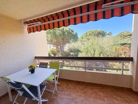 appartement t2 avec grande terrasse et cave - très bon état