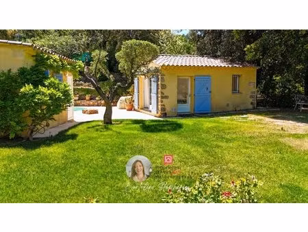 trans-en-provence - villa de plain-pied avec piscine  dépendance et terrain paysagé