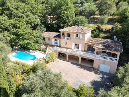 villa 6 pieces 162 m2 avec piscine et garage 60m2 vue panoramique